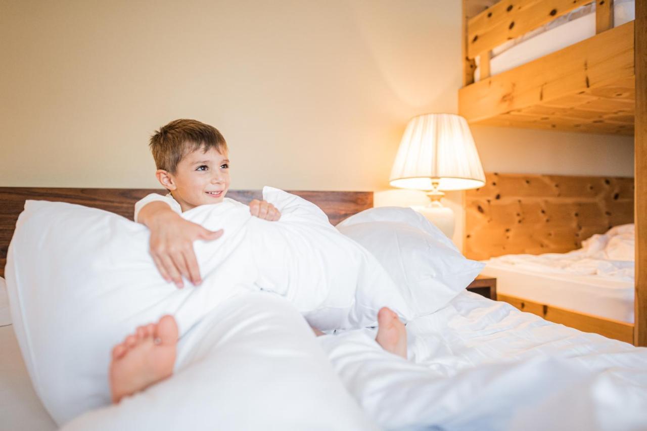 Hotel Fameli Olang Ngoại thất bức ảnh