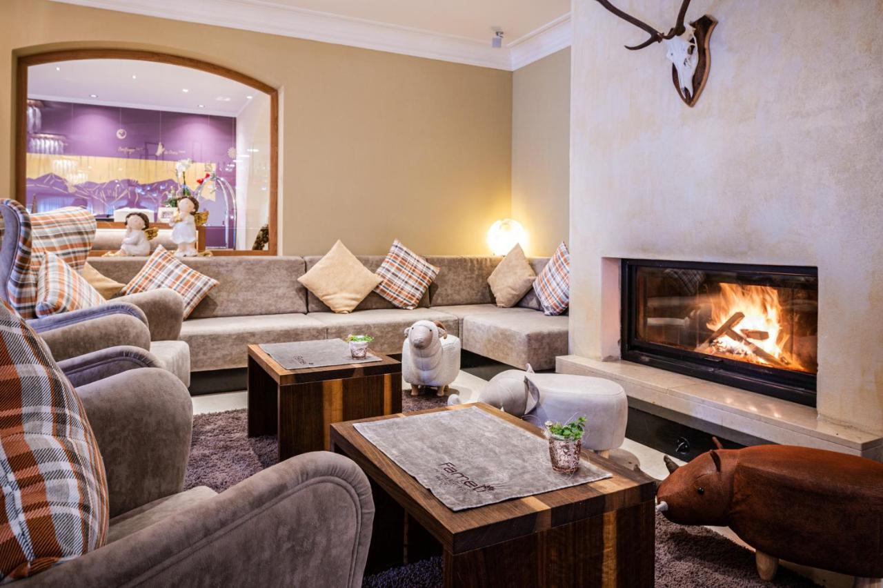 Hotel Fameli Olang Ngoại thất bức ảnh