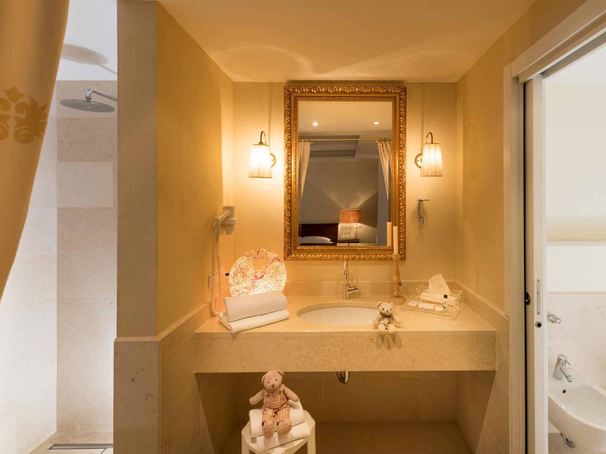 Hotel Fameli Olang Phòng bức ảnh