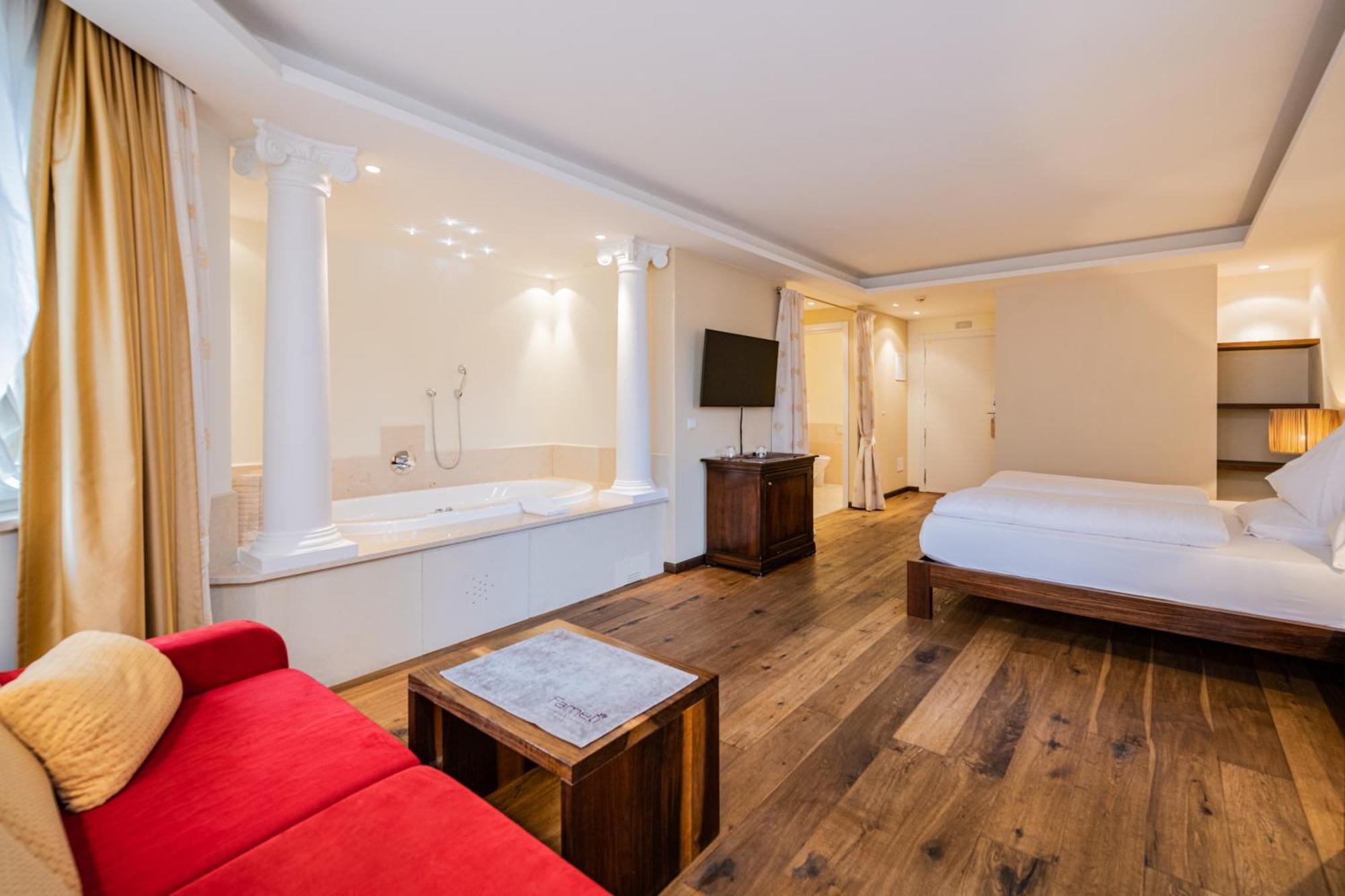 Hotel Fameli Olang Phòng bức ảnh