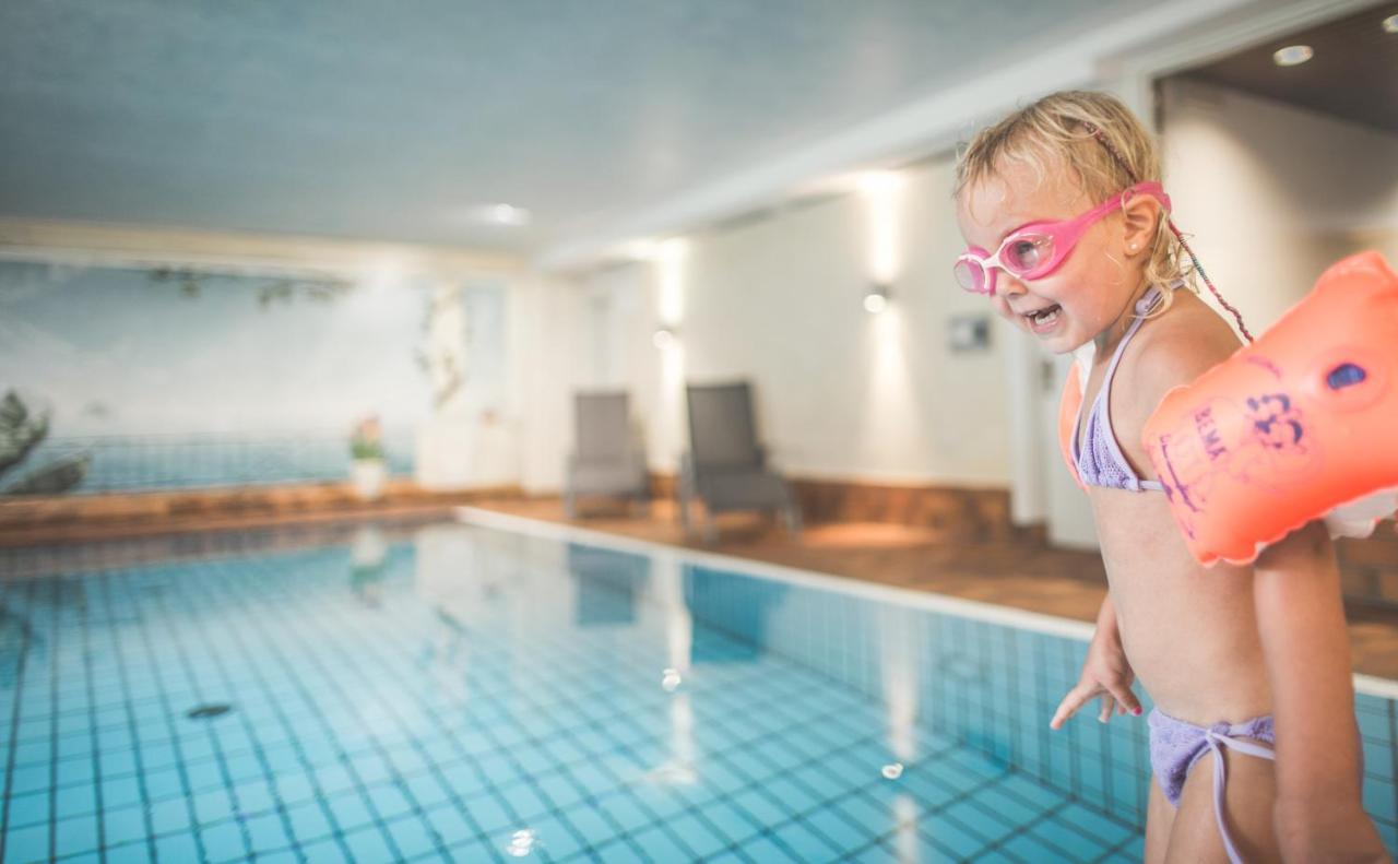 Hotel Fameli Olang Ngoại thất bức ảnh